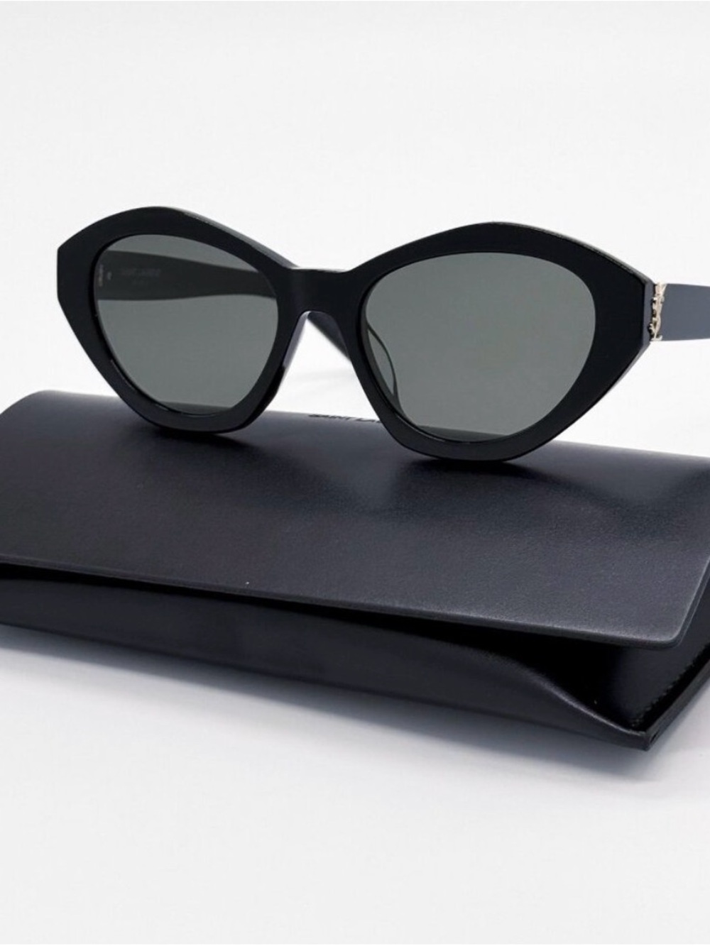 Yves Saint Laurent Black Cat-Eye 🕶️